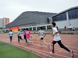 徐杰、赵睿与胡明轩，广东宏远的三位核心球员，共同征战赛场