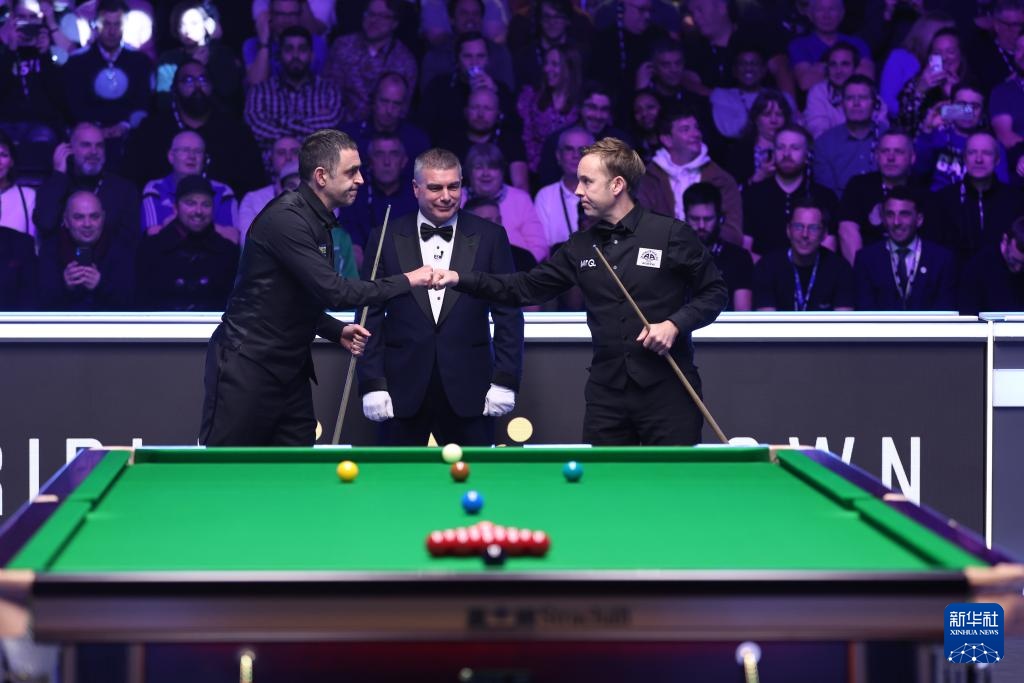 全力以赴地 全力以赴地